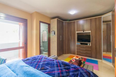 Casa à venda com 220m², 4 quartos e 2 vagas/Suite 2