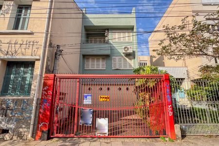 Casa à venda com 220m², 4 quartos e 2 vagasFachada