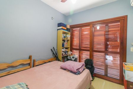 Casa à venda com 220m², 4 quartos e 2 vagasQuarto 2