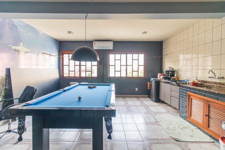 Casa à venda com 220m², 4 quartos e 2 vagasChurrasqueira