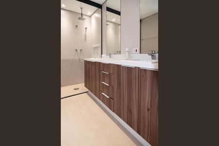 Apartamento à venda com 200m², 3 quartos e 1 vaga Apartamento à venda com 200m², 3 quartos e 1 vagaBanheiro da Suíte 1