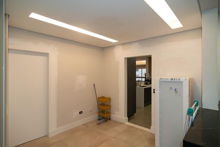 Apartamento à venda com 200m², 3 quartos e 1 vaga Apartamento à venda com 200m², 3 quartos e 1 vagaÁrea de Serviço