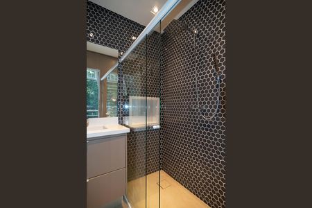 Apartamento à venda com 200m², 3 quartos e 1 vaga Apartamento à venda com 200m², 3 quartos e 1 vagaBanheiro da Suíte 2