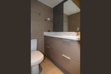 Apartamento à venda com 200m², 3 quartos e 1 vaga Apartamento à venda com 200m², 3 quartos e 1 vagaBanheiro da Suíte 2