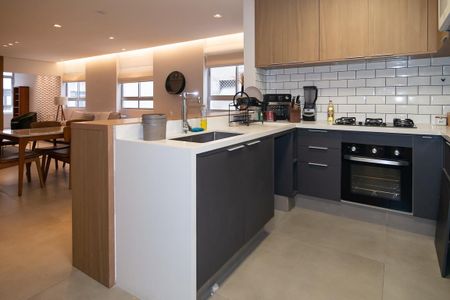 Apartamento à venda com 200m², 3 quartos e 1 vaga Apartamento à venda com 200m², 3 quartos e 1 vagaCozinha