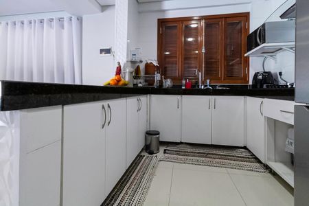 Casa à venda com 924m², 5 quartos e 8 vagasSala/Cozinha