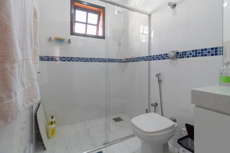 Casa à venda com 924m², 5 quartos e 8 vagasBanheiro da Suíte 2