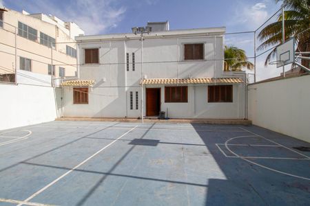 Casa à venda com 924m², 5 quartos e 8 vagasÁrea comum