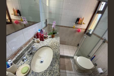 Casa à venda com 360m², 5 quartos e 4 vagas Casa à venda com 360m², 5 quartos e 4 vagasBanheiro Suite