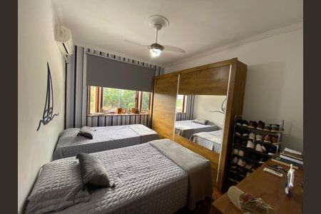 Casa à venda com 360m², 5 quartos e 4 vagas Casa à venda com 360m², 5 quartos e 4 vagasQuarto 1