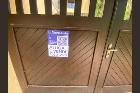 Casa à venda com 360m², 5 quartos e 4 vagas Casa à venda com 360m², 5 quartos e 4 vagasPlaca