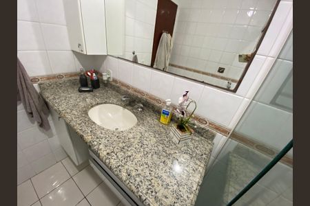 Casa à venda com 360m², 5 quartos e 4 vagas Casa à venda com 360m², 5 quartos e 4 vagasBanheiro 2