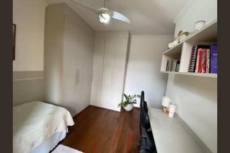 Casa à venda com 360m², 5 quartos e 4 vagas Casa à venda com 360m², 5 quartos e 4 vagasQuarto 2