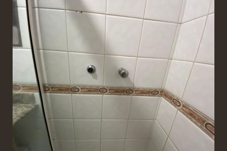Casa à venda com 360m², 5 quartos e 4 vagas Casa à venda com 360m², 5 quartos e 4 vagasBanheiro 2