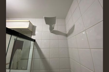 Casa à venda com 360m², 5 quartos e 4 vagas Casa à venda com 360m², 5 quartos e 4 vagasBanheiro 2
