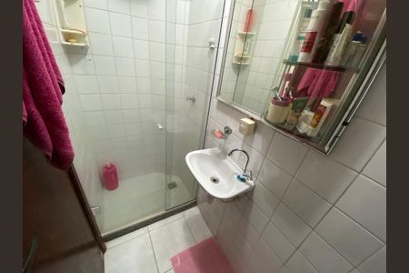 Casa à venda com 360m², 5 quartos e 4 vagas Casa à venda com 360m², 5 quartos e 4 vagasBanheiro Social