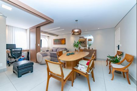 Apartamento à venda com 95m², 2 quartos e 2 vagas Apartamento à venda com 95m², 2 quartos e 2 vagasSala