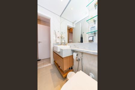 Apartamento à venda com 95m², 2 quartos e 2 vagas Apartamento à venda com 95m², 2 quartos e 2 vagasBanheiro da Suíte 1