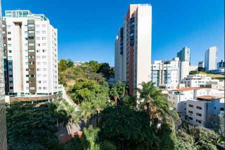 Apartamento à venda com 95m², 2 quartos e 2 vagas Apartamento à venda com 95m², 2 quartos e 2 vagasCozinha/Vista