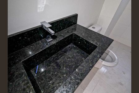 Apartamento à venda com 63m², 2 quartos e 1 vaga Apartamento à venda com 63m², 2 quartos e 1 vagaBanheiro da Suíte