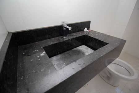 Apartamento à venda com 53m², 2 quartos e 1 vaga Apartamento à venda com 53m², 2 quartos e 1 vagaBanheiro Social