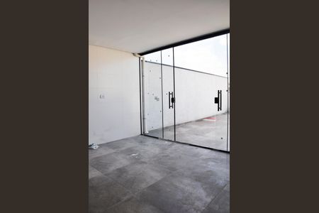 Apartamento à venda com 104m², 2 quartos e 1 vaga Apartamento à venda com 104m², 2 quartos e 1 vagaDetalhe - Cozinha e Área de Serviço