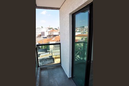 Apartamento à venda com 104m², 2 quartos e 1 vaga Apartamento à venda com 104m², 2 quartos e 1 vagaDetalhe - Varanda do Quarto 01 com Suíte