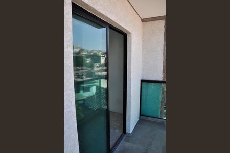 Apartamento à venda com 104m², 2 quartos e 1 vaga Apartamento à venda com 104m², 2 quartos e 1 vagaDetalhe - Varanda do Quarto 01 com Suíte