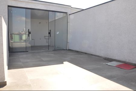 Apartamento à venda com 104m², 2 quartos e 1 vaga Apartamento à venda com 104m², 2 quartos e 1 vagaDetalhe - Quintal