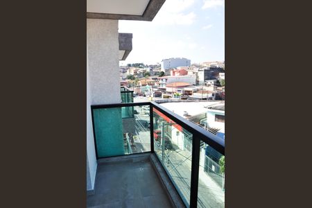 Apartamento à venda com 104m², 2 quartos e 1 vaga Apartamento à venda com 104m², 2 quartos e 1 vagaDetalhe - Varanda do Quarto 01 com Suíte