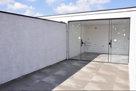 Apartamento à venda com 103m², 2 quartos e 1 vaga Apartamento à venda com 103m², 2 quartos e 1 vagaVaranda da Cozinha e Área de Serviço