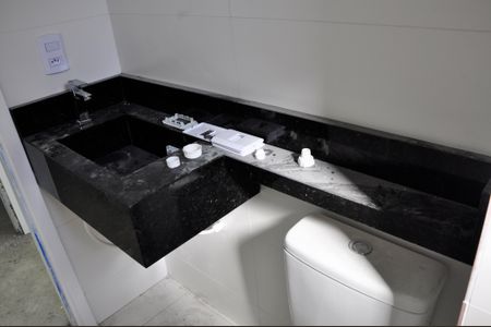 Apartamento à venda com 103m², 2 quartos e 1 vaga Apartamento à venda com 103m², 2 quartos e 1 vagaBanheiro da Suíte