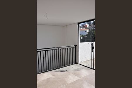 Apartamento à venda com 103m², 2 quartos e 1 vaga Apartamento à venda com 103m², 2 quartos e 1 vagaVaranda da Cozinha e Área de Serviço