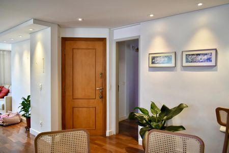 Apartamento à venda com 120m², 3 quartos e 2 vagas Apartamento à venda com 120m², 3 quartos e 2 vagasSala