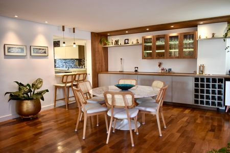 Apartamento à venda com 120m², 3 quartos e 2 vagas Apartamento à venda com 120m², 3 quartos e 2 vagasSala