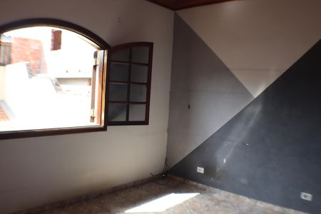 Casa para alugar com 325m², 4 quartos e 4 vagas Casa para alugar com 325m², 4 quartos e 4 vagasQuarto 2