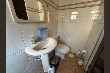 Casa para alugar com 325m², 4 quartos e 4 vagas Casa para alugar com 325m², 4 quartos e 4 vagasBanheiro de serviço
