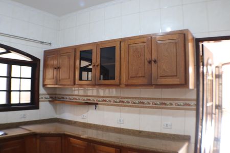 Casa para alugar com 325m², 4 quartos e 4 vagas Casa para alugar com 325m², 4 quartos e 4 vagasCozinha