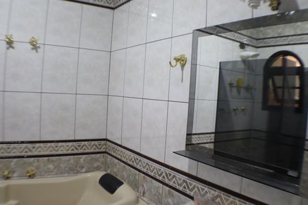 Casa para alugar com 325m², 4 quartos e 4 vagas Casa para alugar com 325m², 4 quartos e 4 vagasBanheiro da Suíte