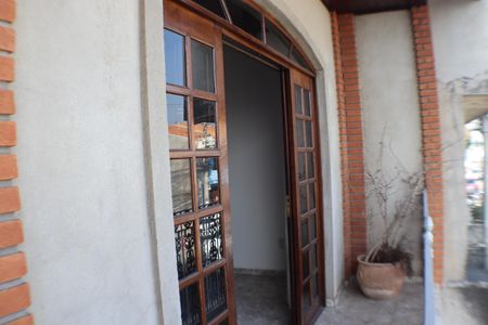 Casa para alugar com 325m², 4 quartos e 4 vagas Casa para alugar com 325m², 4 quartos e 4 vagasSacada