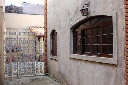 Casa para alugar com 325m², 4 quartos e 4 vagas Casa para alugar com 325m², 4 quartos e 4 vagasQuintal
