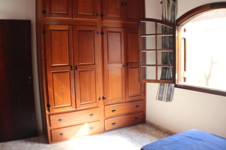 Casa para alugar com 325m², 4 quartos e 4 vagas Casa para alugar com 325m², 4 quartos e 4 vagasQuarto 1