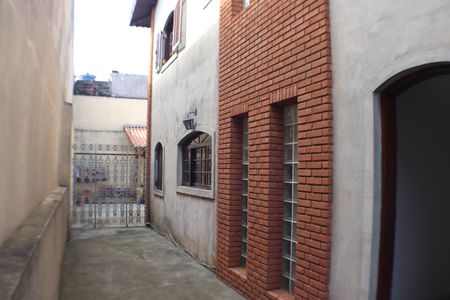 Casa para alugar com 325m², 4 quartos e 4 vagas Casa para alugar com 325m², 4 quartos e 4 vagasQuintal