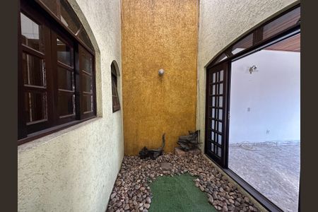 Casa para alugar com 325m², 4 quartos e 4 vagas Casa para alugar com 325m², 4 quartos e 4 vagasJardim