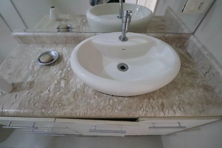 Apartamento para alugar com 126m², 4 quartos e 2 vagas Apartamento para alugar com 126m², 4 quartos e 2 vagasBanheiro Suíte