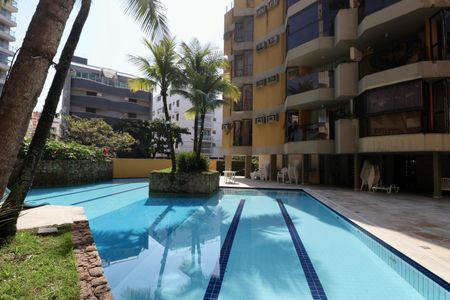Apartamento para alugar com 126m², 4 quartos e 2 vagas Apartamento para alugar com 126m², 4 quartos e 2 vagasÁrea comum - Piscina