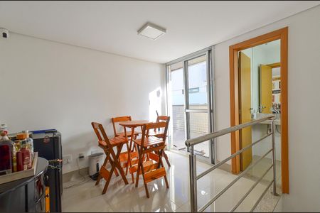 Apartamento à venda com 136m², 3 quartos e 3 vagas Apartamento à venda com 136m², 3 quartos e 3 vagasSala da cobertura