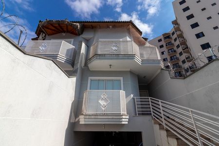 Casa à venda com 260m², 3 quartos e 5 vagasFachada