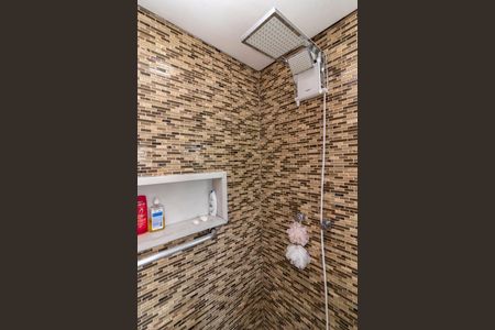 Casa à venda com 260m², 3 quartos e 5 vagasBanheiro da Suíte 1