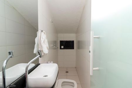 Casa à venda com 260m², 3 quartos e 5 vagasBanheiro de Serviço